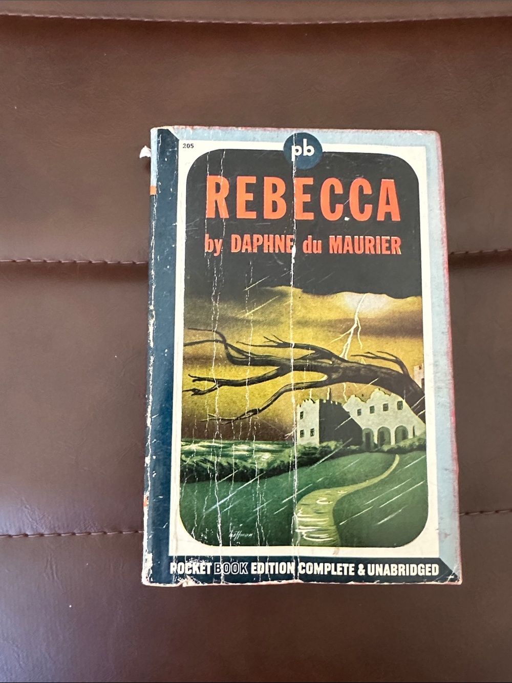Rebecca by Daphne du Maurier - Vintage Paperback 1943